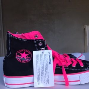 **FUNKY** Converse High Tops